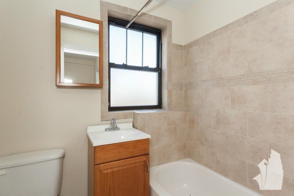 1347 N Dearborn St #604 - Photo 6 of 7