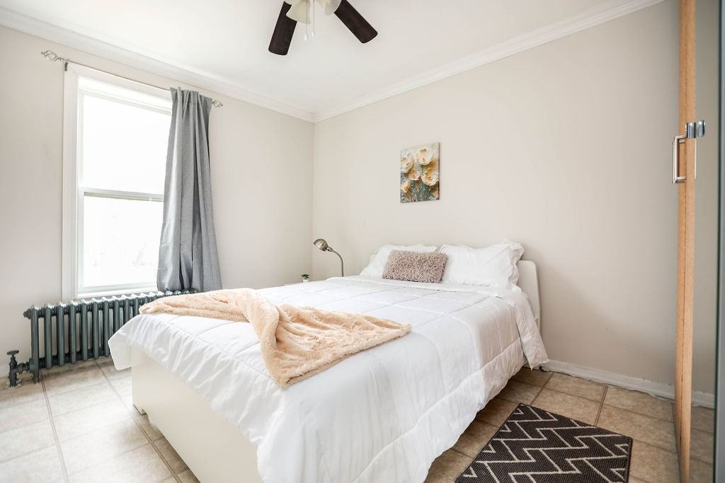 571 Fleet Avenue - Photo 7 of 19