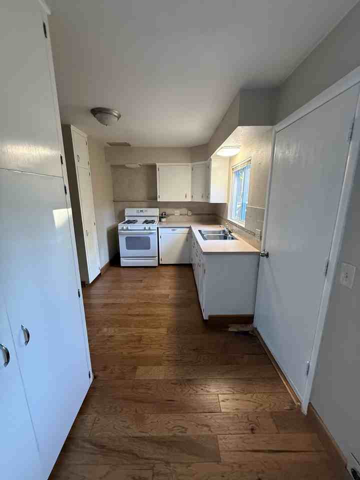 18510 Se Blanton St #1 - Photo 5 of 11