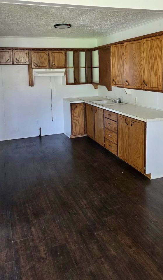 624 W Polk St - Photo 3 of 9