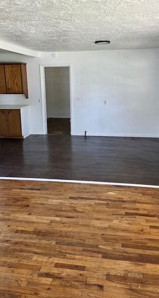 624 W Polk St - Photo 5 of 9