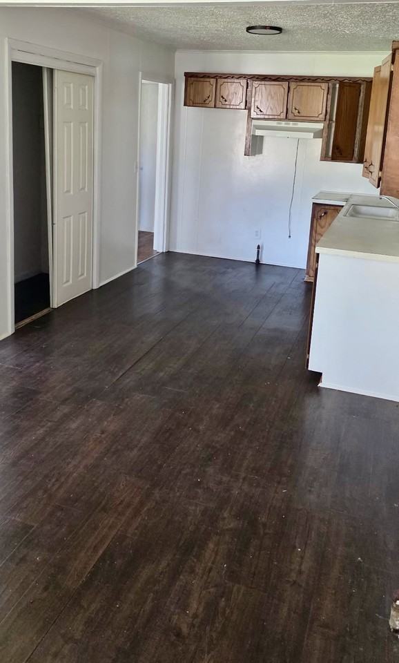 624 W Polk St - Photo 6 of 9