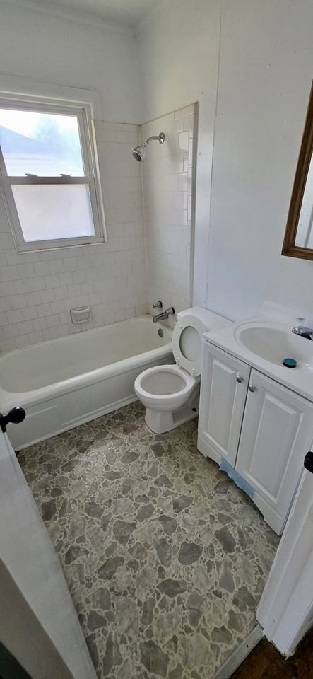 624 W Polk St - Photo 7 of 9