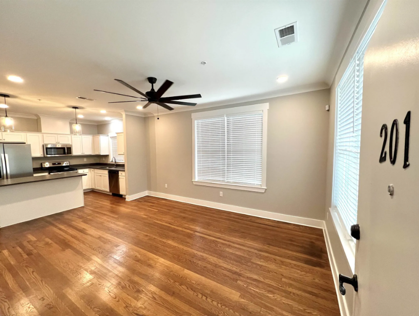 26 N Mclean Blvd #201 - Photo 3 of 25
