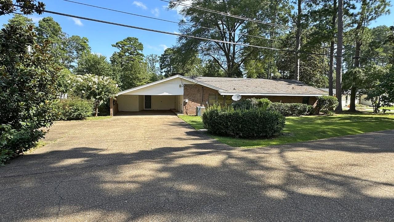 102 N Pinecrest Dr - Photo 2 of 27