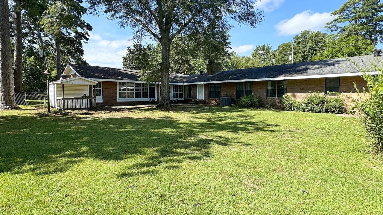 102 N Pinecrest Dr - Photo 3 of 27