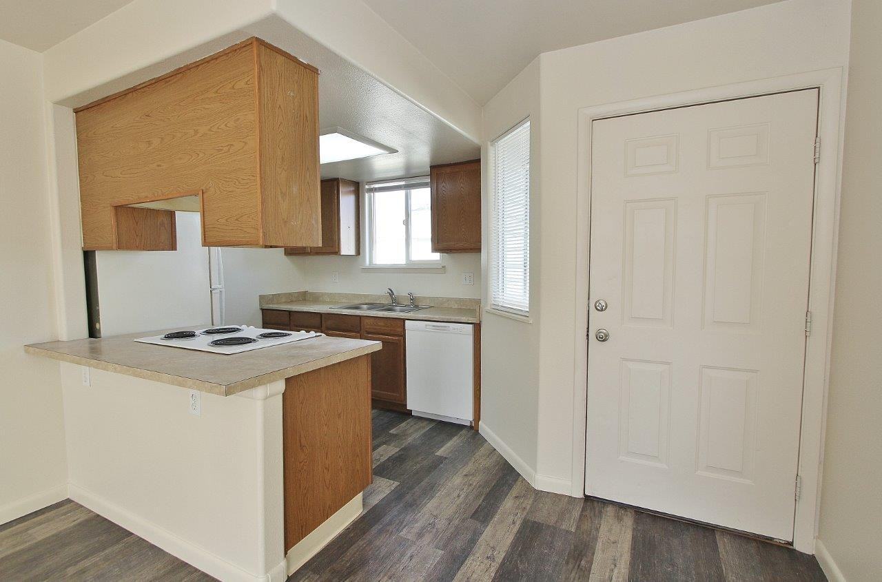 525 N Moffatt Ave #2 - Photo 2 of 19