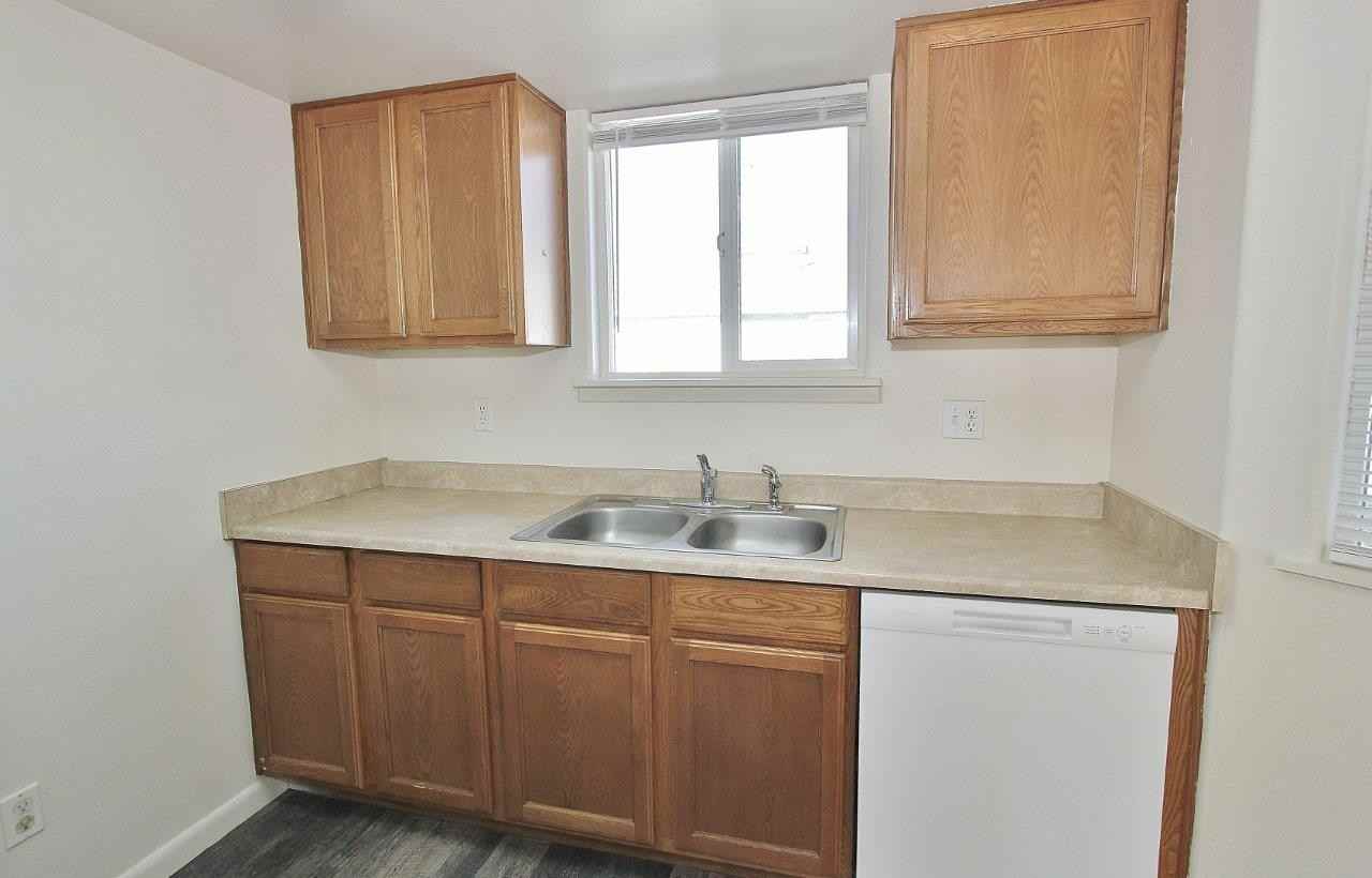 525 N Moffatt Ave #2 - Photo 4 of 19