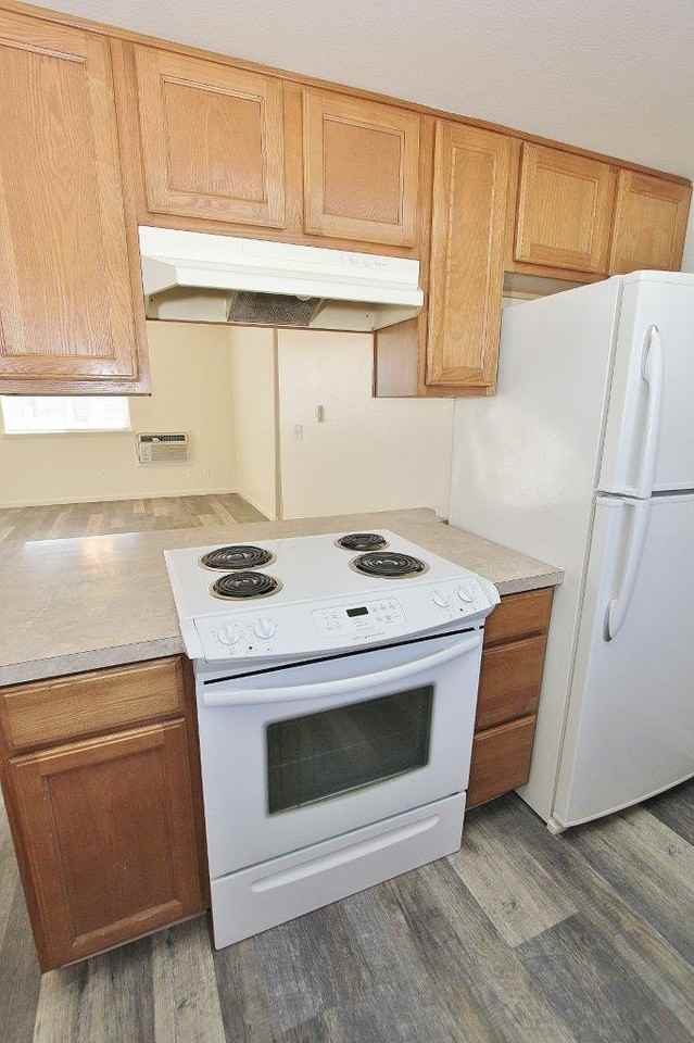 525 N Moffatt Ave #2 - Photo 5 of 19