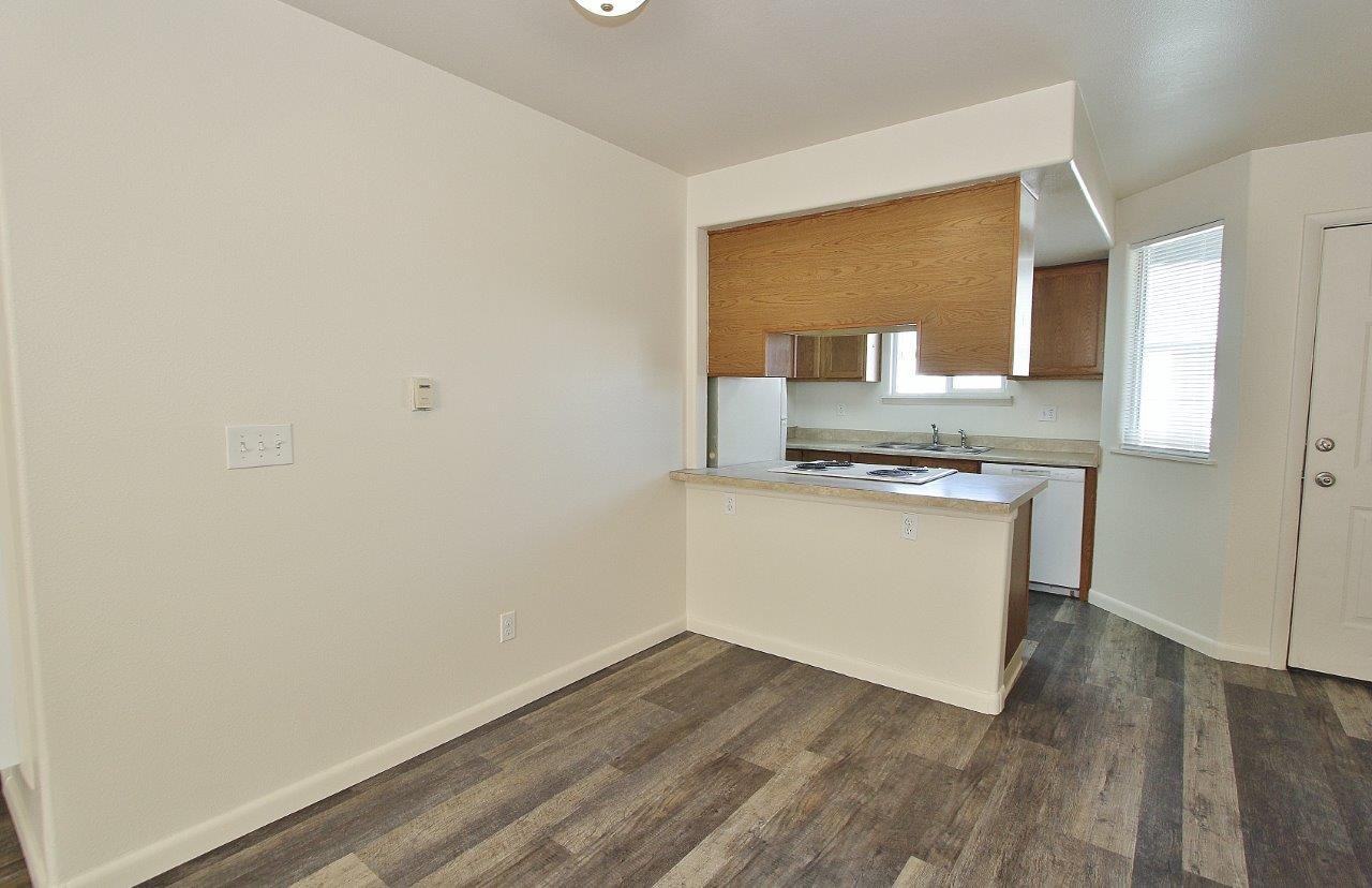 525 N Moffatt Ave #2 - Photo 6 of 19