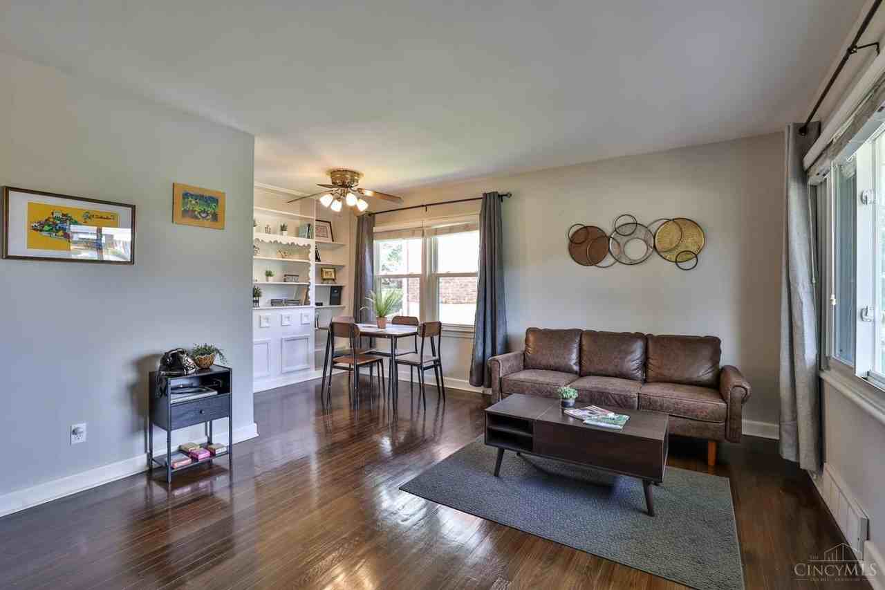 8651 Wicklow Ave - Photo 5 of 26