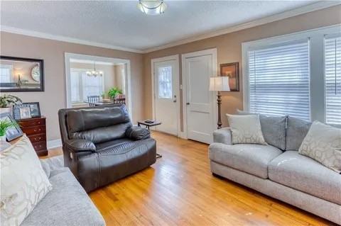 2031 S N St - Photo 5 of 24