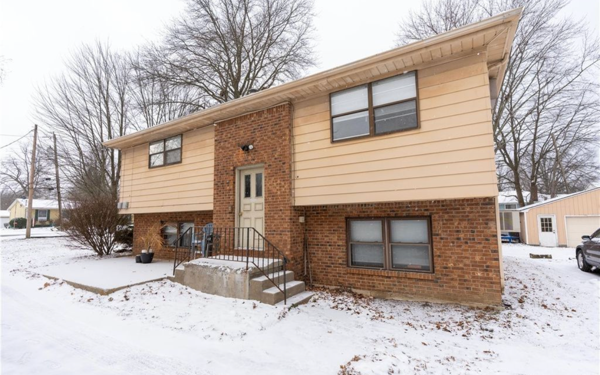 3908 Frederick St - Photo 2 of 11