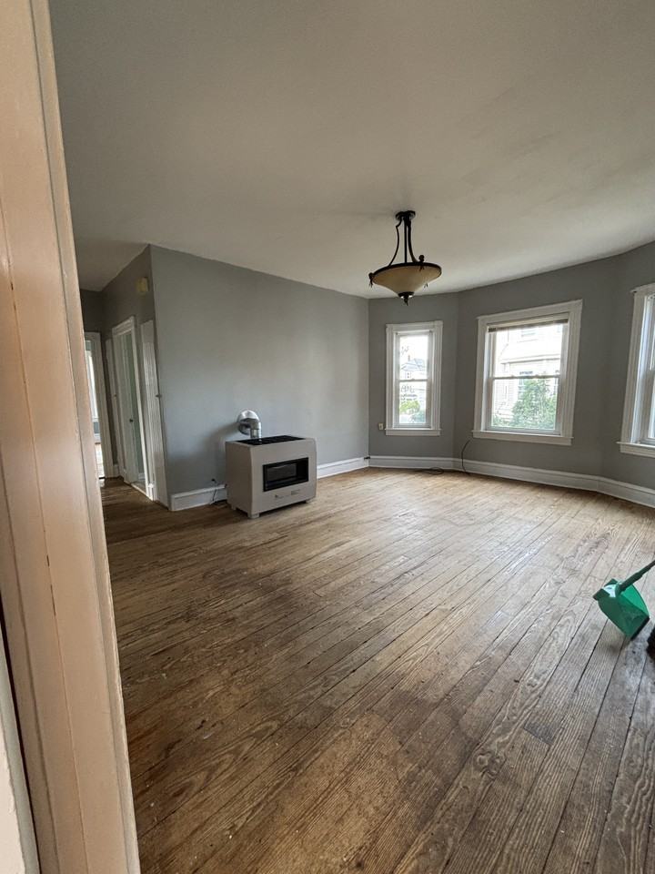 80 Hood St #2 - Photo 4 of 15