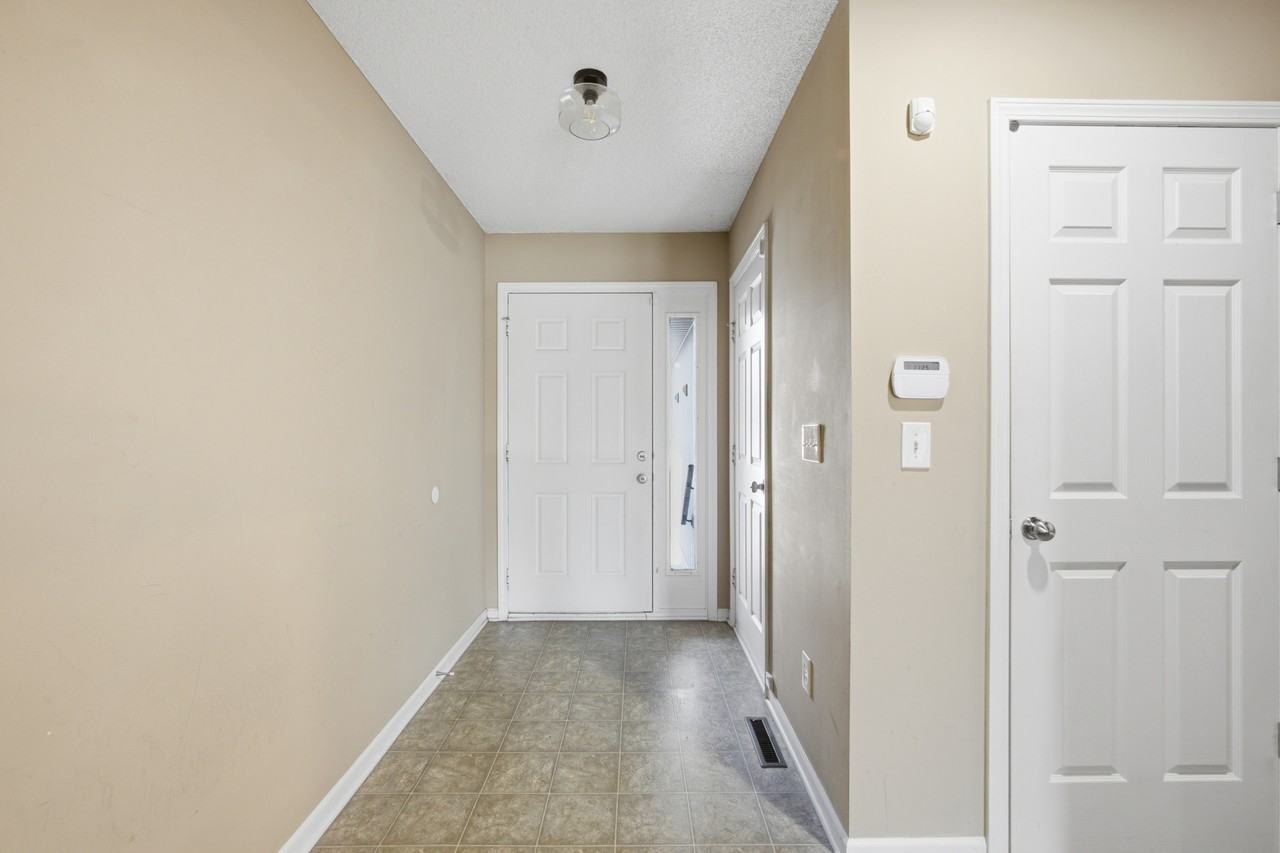 4417 N 106th St - Photo 4 of 29