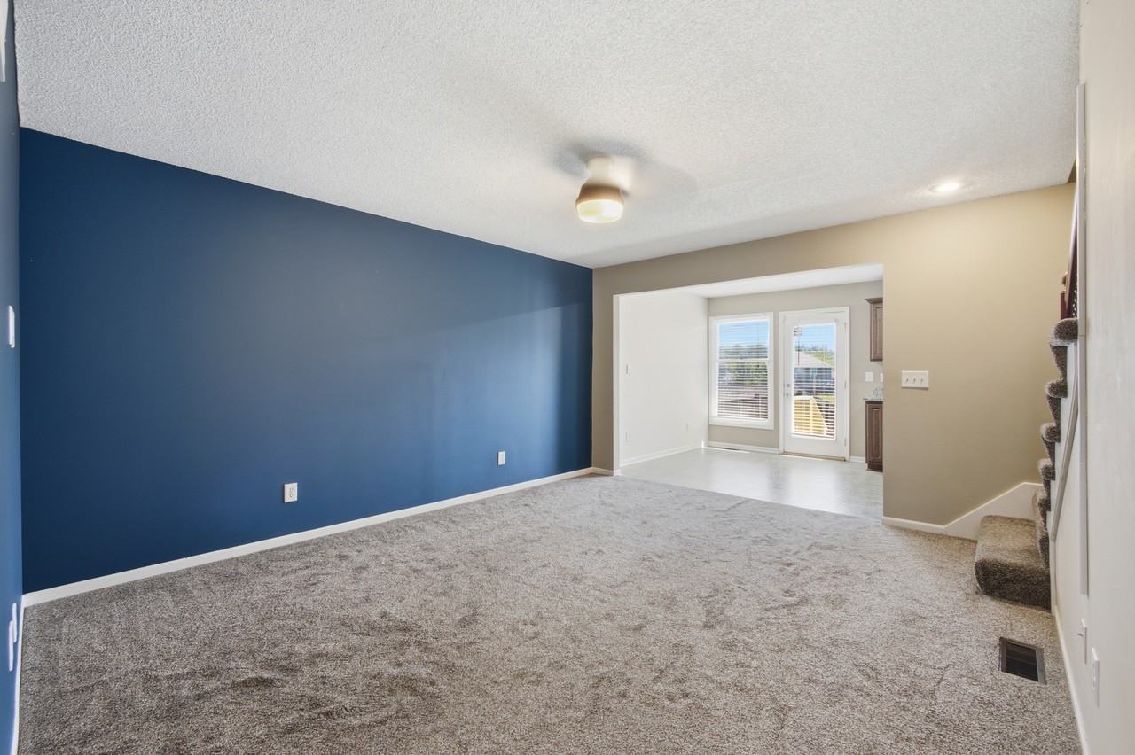 4417 N 106th St - Photo 6 of 29