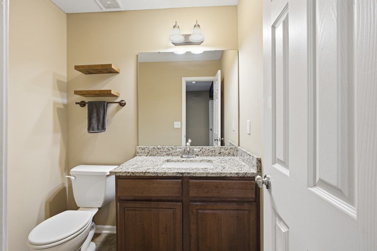4417 N 106th St - Photo 7 of 29