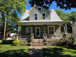 featured image of 1604 8th Ave