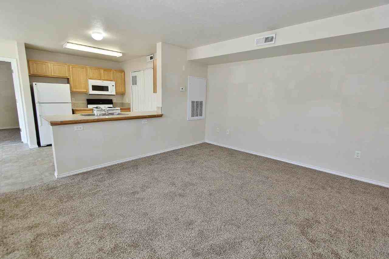 11840 W Cloverbrook Ln #101 - Photo 6 of 25