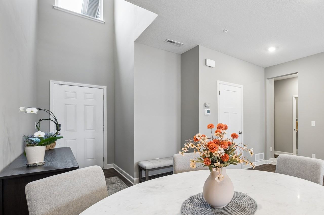 1954 Tyrone Dr - Photo 5 of 18