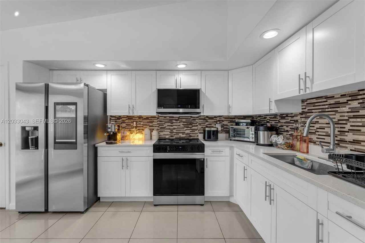 11506 Sw 124th Pl - Photo 7 of 17
