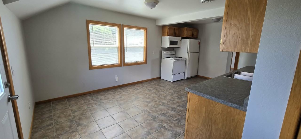 818 Main St #2 - Photo 5 of 27