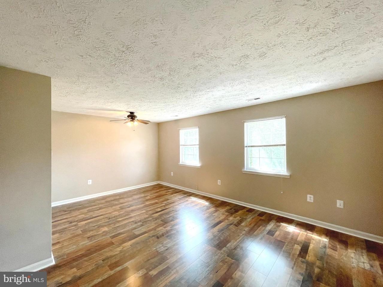 21822 Ronald Dr - Photo 2 of 24