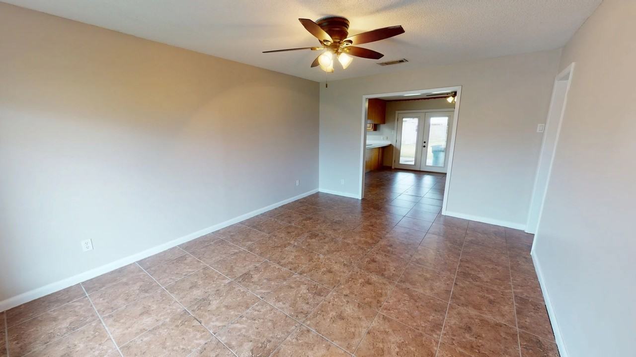 2536 Mary Ann Dr - Photo 3 of 17