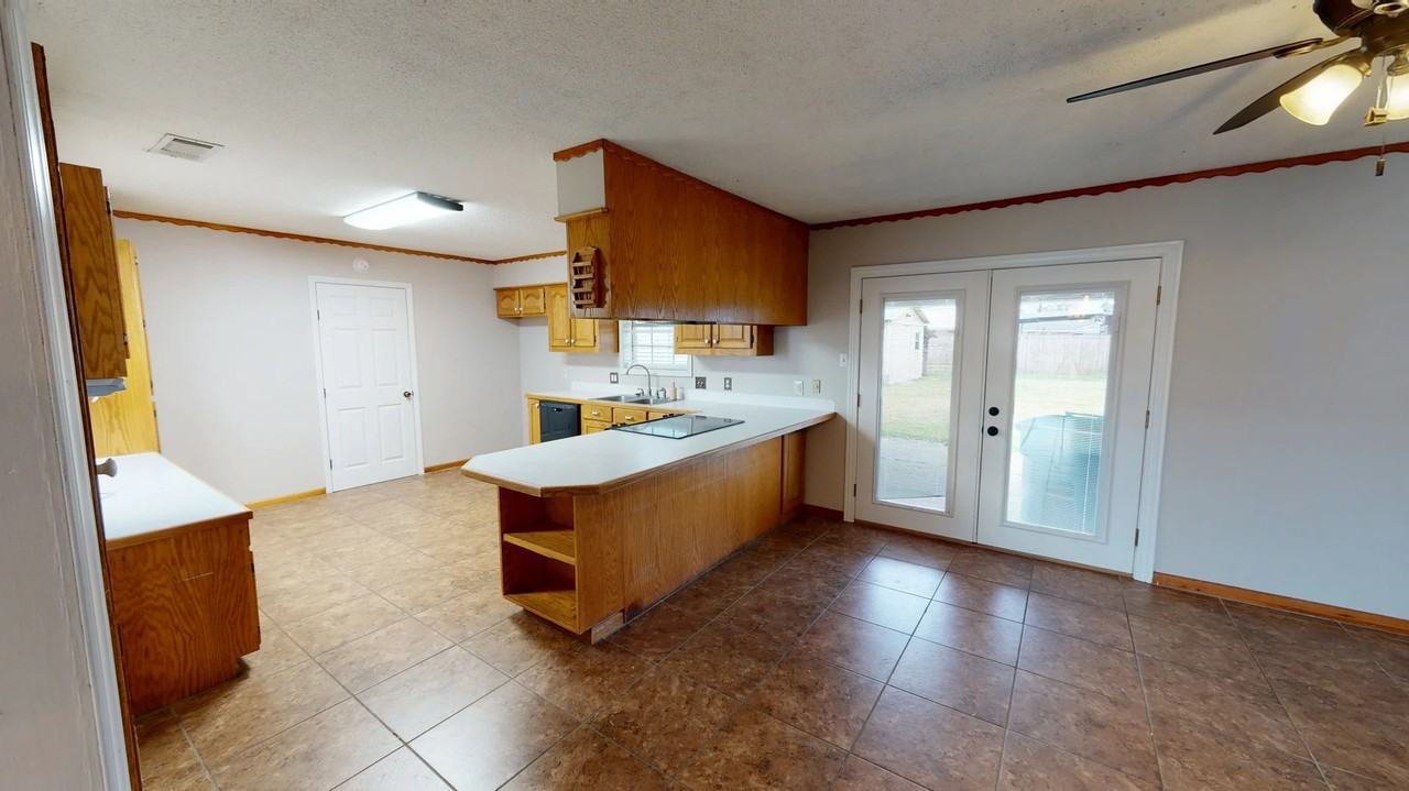 2536 Mary Ann Dr - Photo 5 of 17