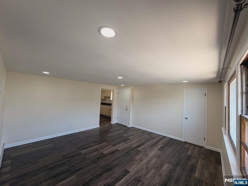 355 Devon St - Photo 2 of 13