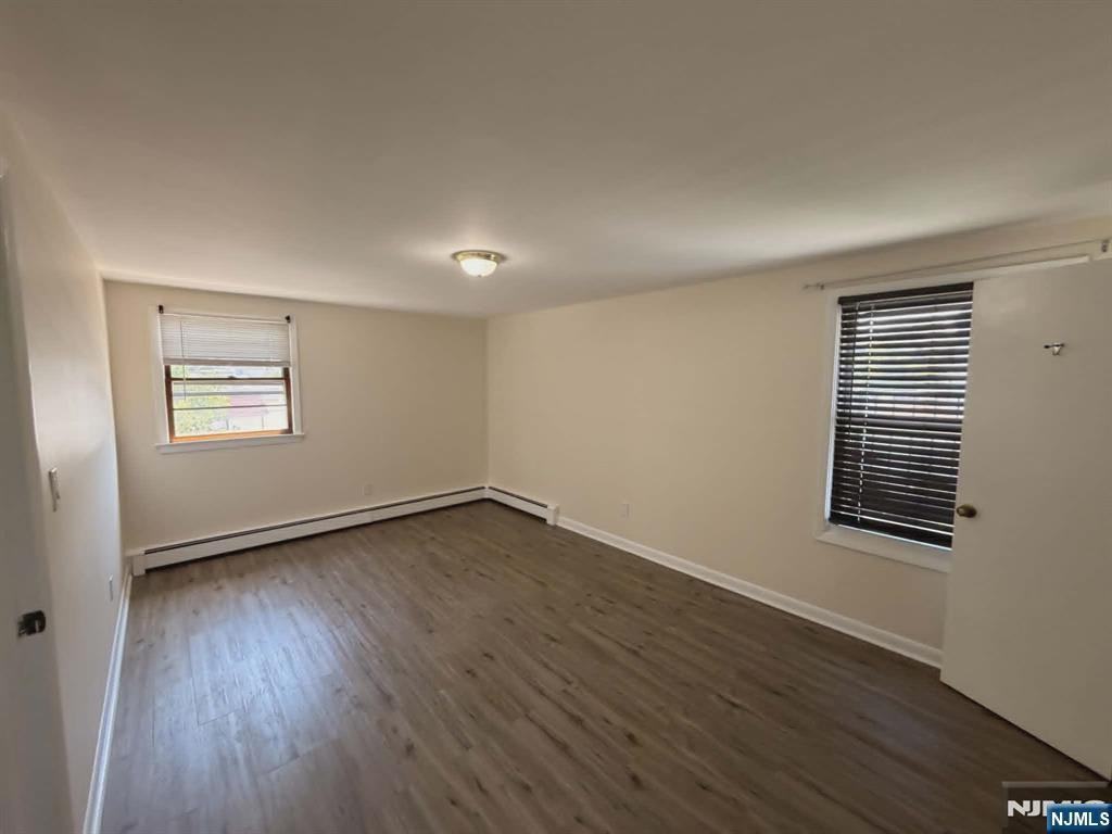 355 Devon St - Photo 5 of 13