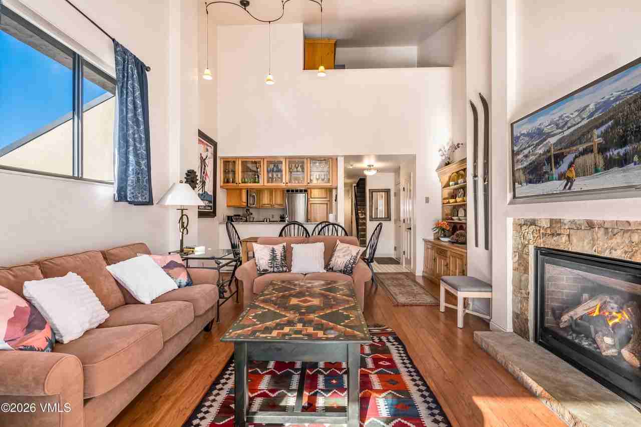 137 Benchmark Rd - Photo 5 of 30