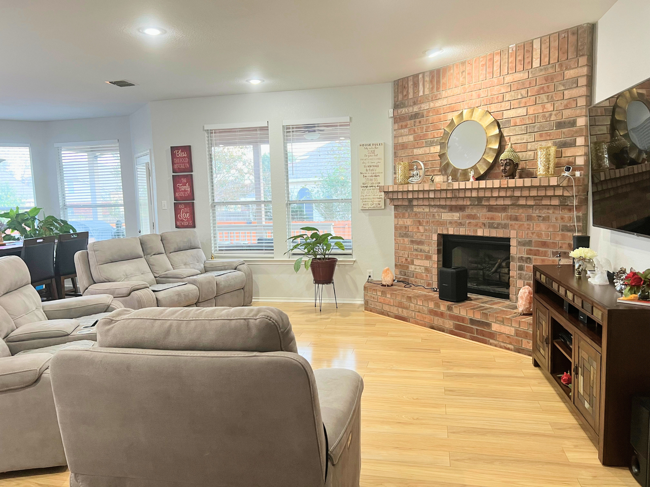 324 Willow Loop - Photo 3 of 23