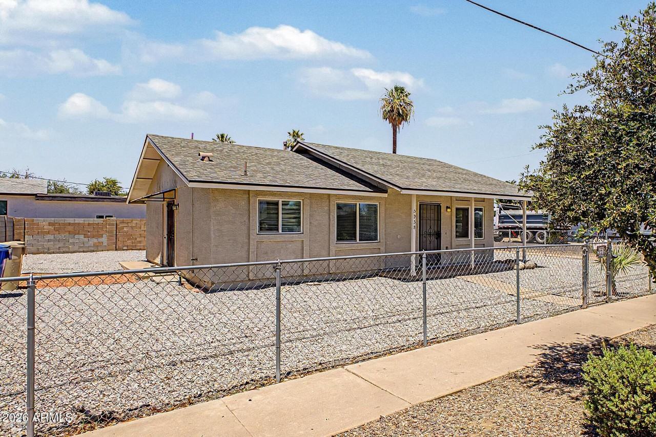 5938 W Ocotillo Rd - Photo 3 of 18
