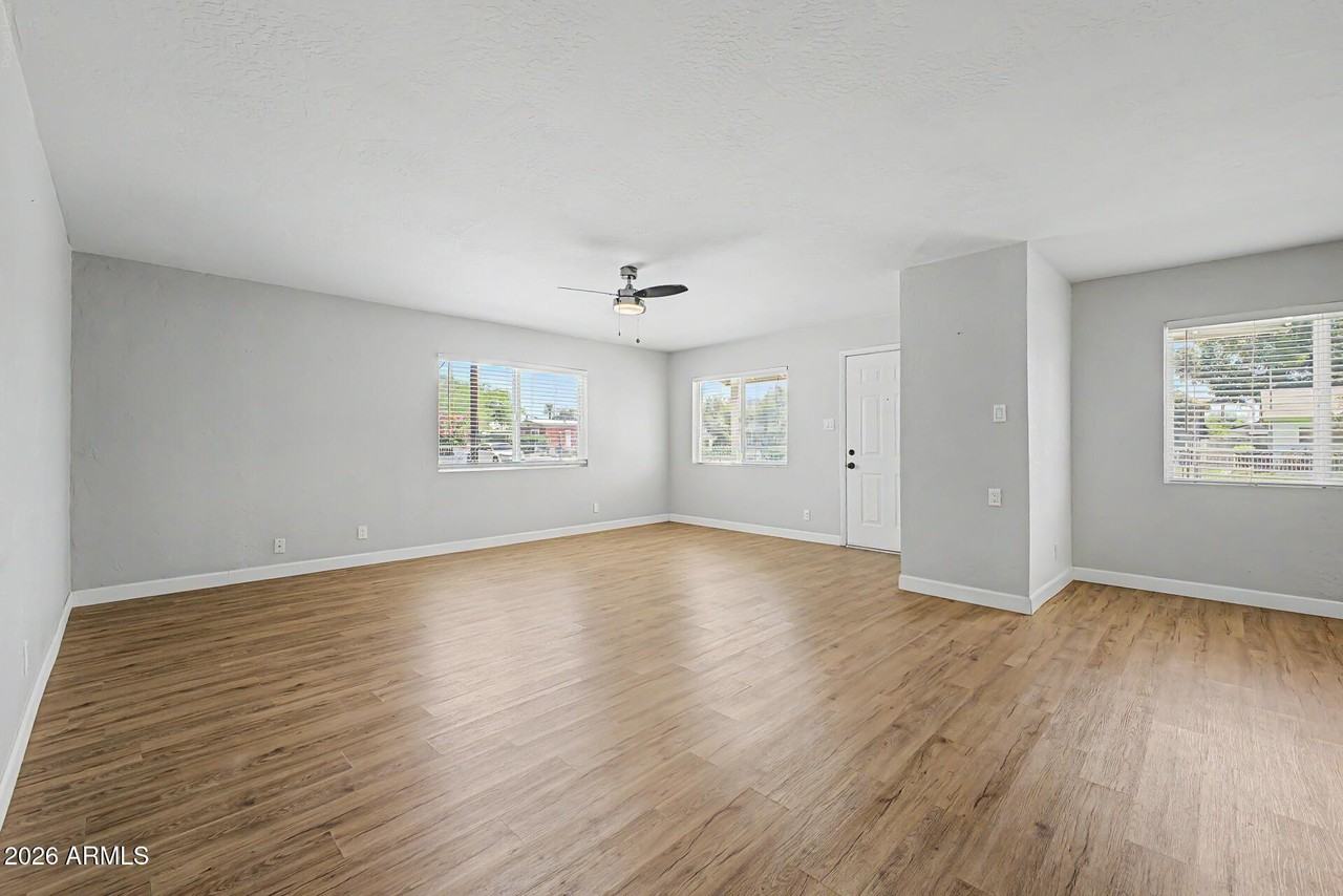 5938 W Ocotillo Rd - Photo 5 of 18