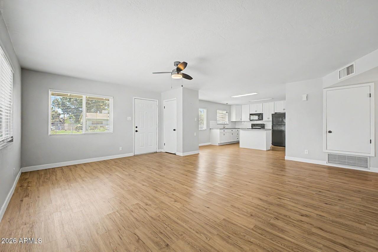 5938 W Ocotillo Rd - Photo 7 of 18