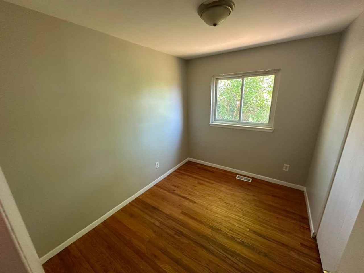 22030 Cushing Ave - Photo 6 of 20