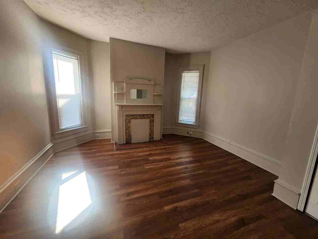 1842 Bolling Ave #1 - Photo 3 of 11
