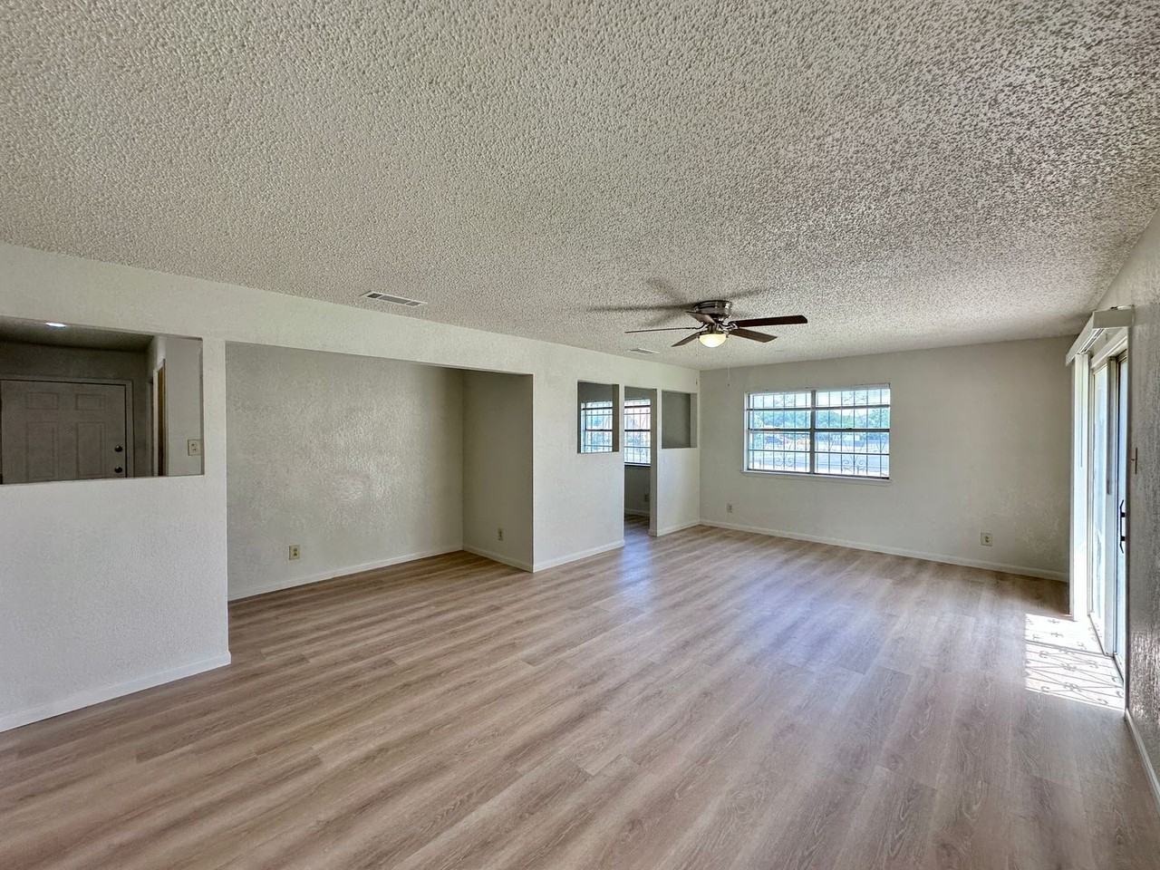 1300 Gowen Dr - Photo 4 of 31