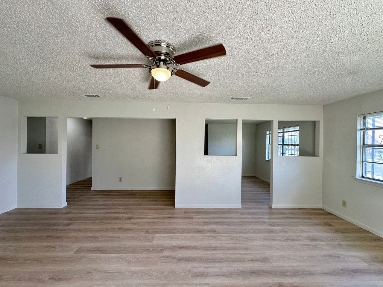 1300 Gowen Dr - Photo 5 of 31