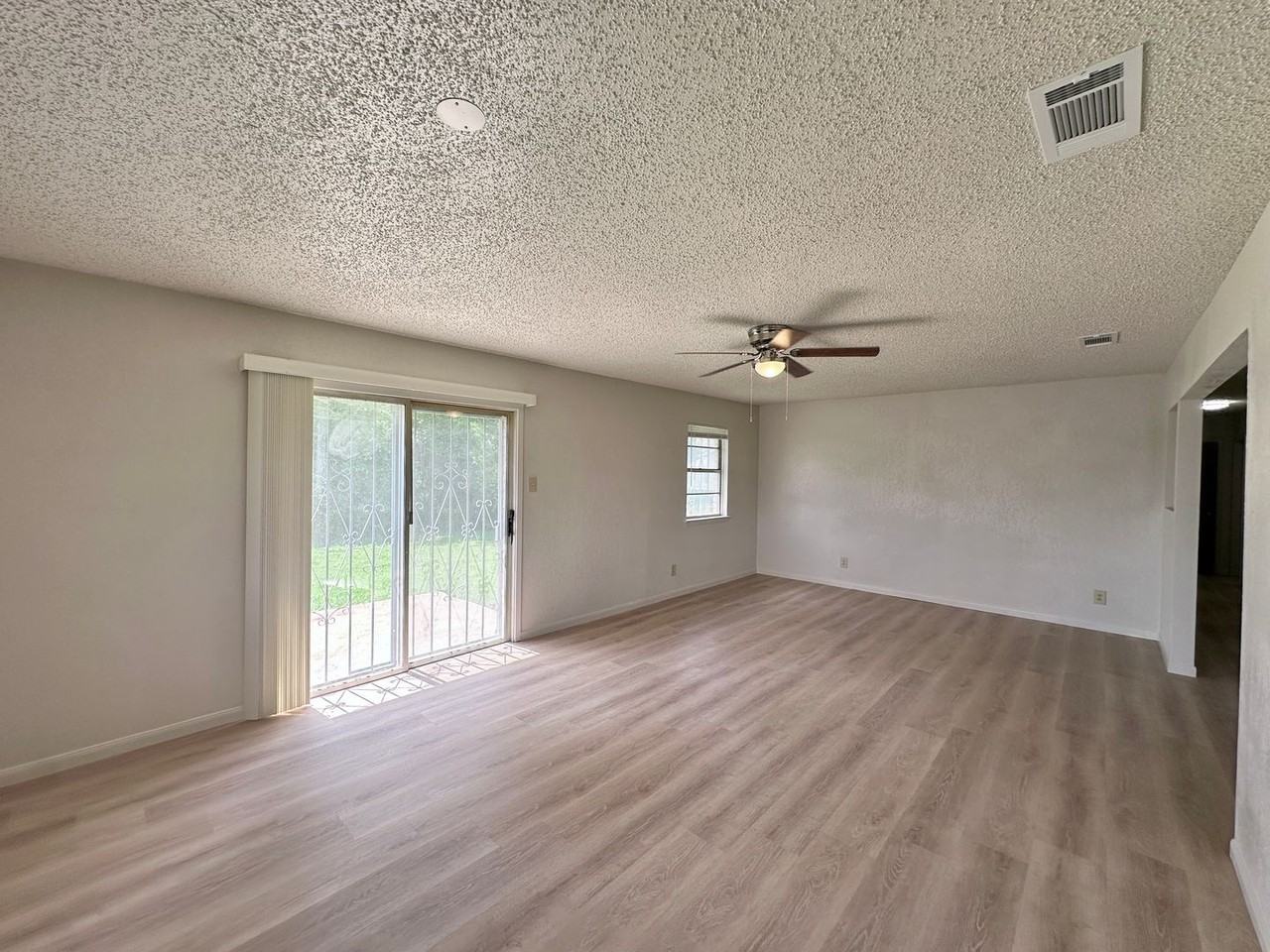 1300 Gowen Dr - Photo 7 of 31