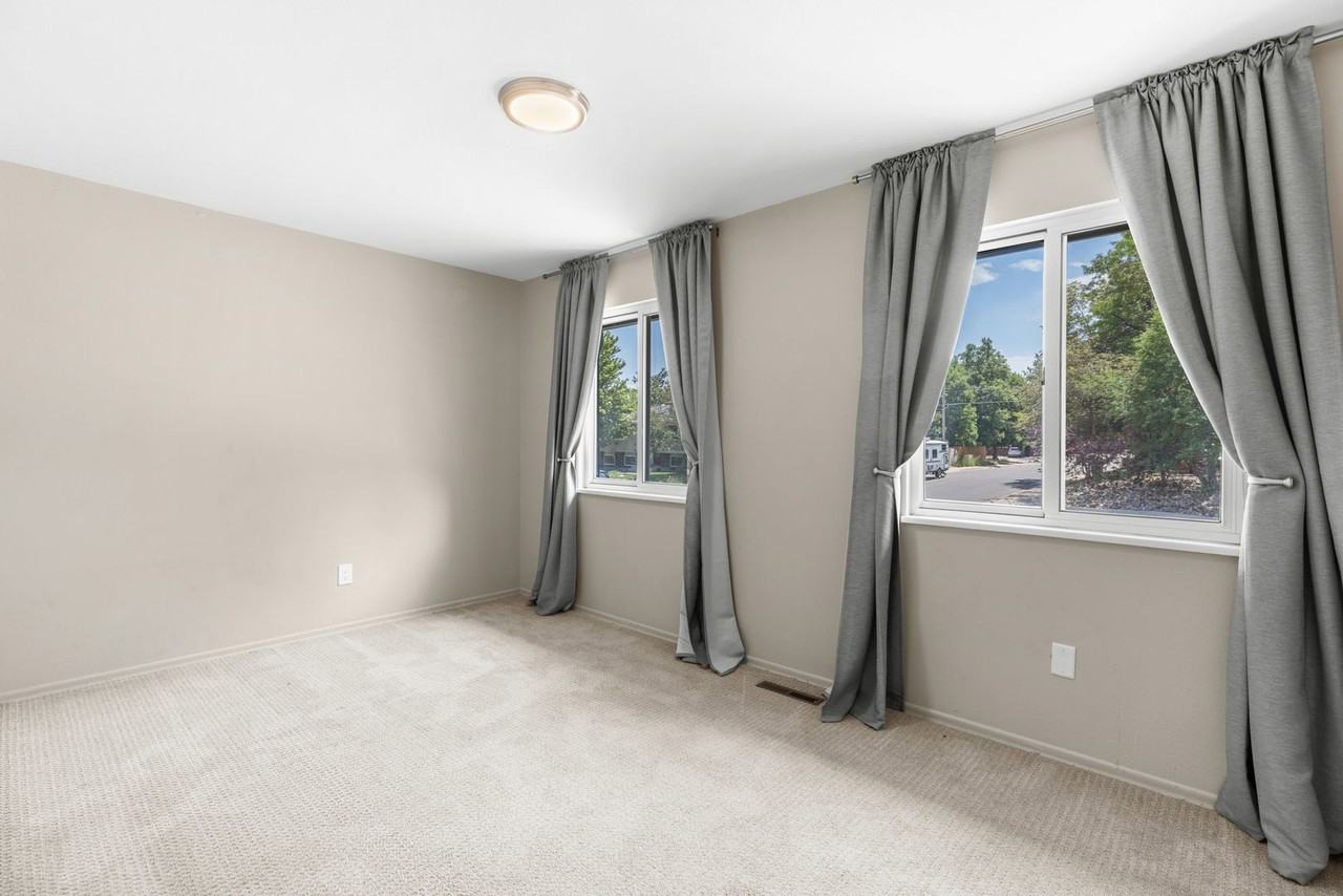 3295 Emerson Ave - Photo 4 of 19
