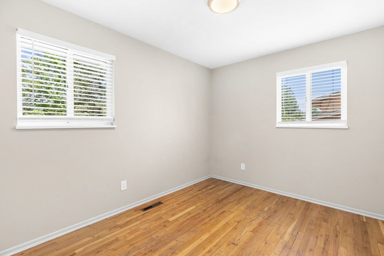 3295 Emerson Ave - Photo 7 of 19