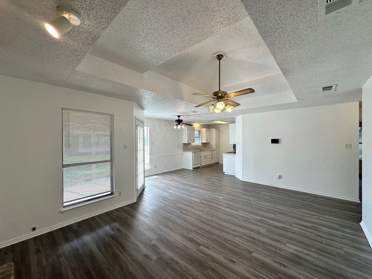 2703 Sidewinder Dr - Photo 4 of 26