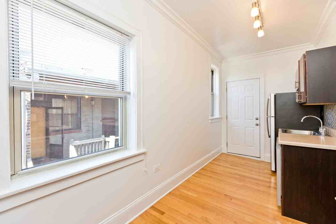 5336 N Kenmore Ave Apt 3w - Photo 4 of 11