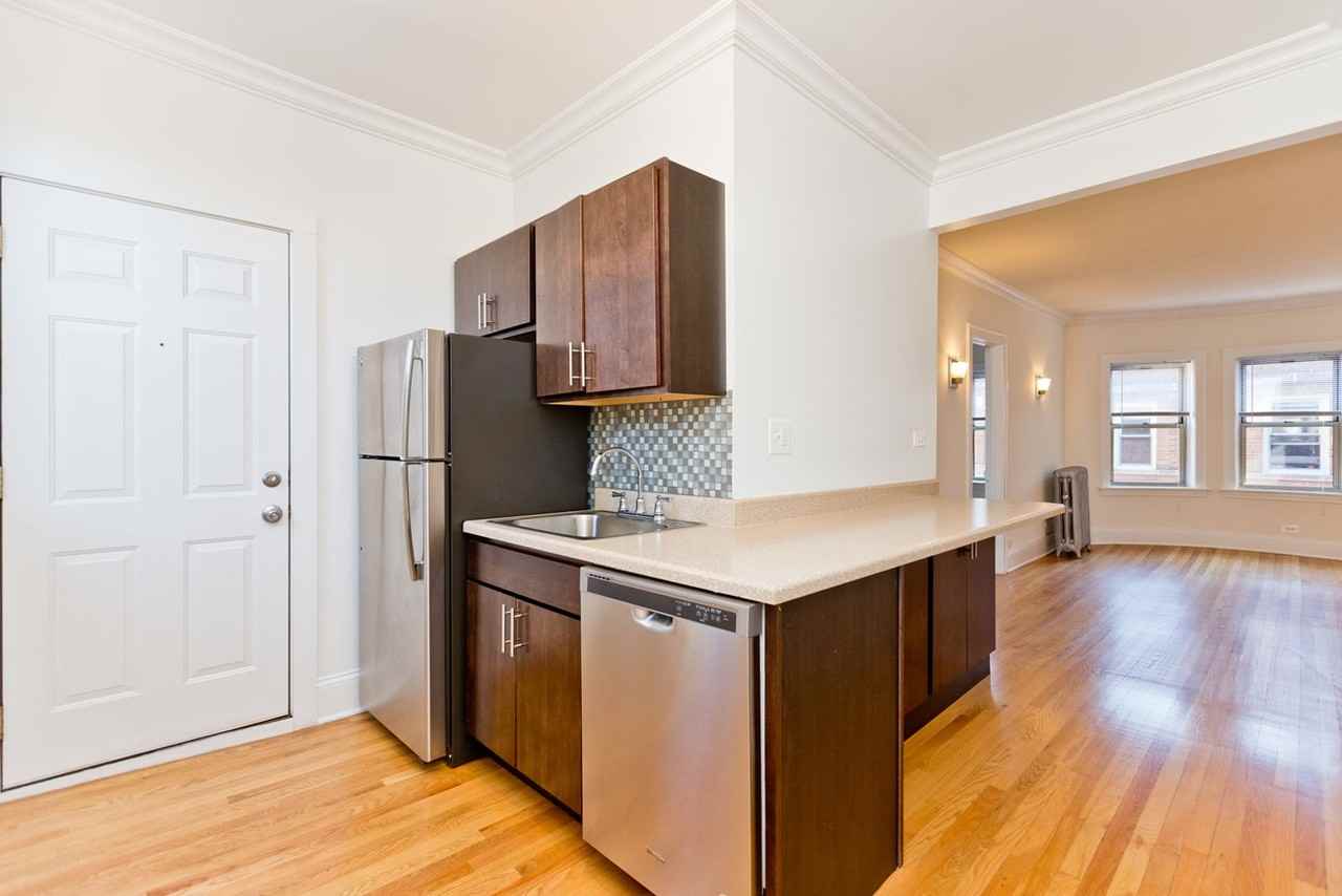 5336 N Kenmore Ave Apt 3w - Photo 5 of 11
