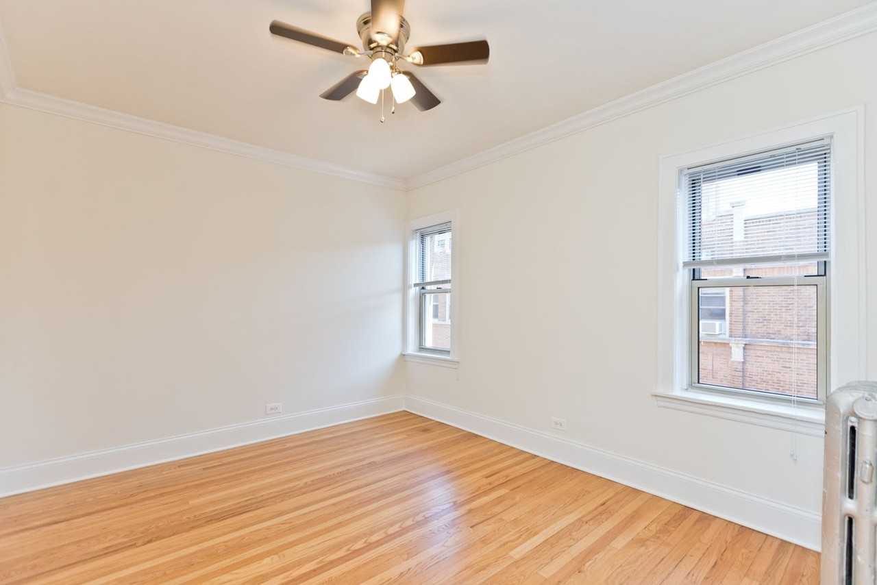 5336 N Kenmore Ave Apt 3w - Photo 7 of 11