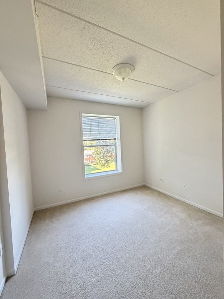 190 Johnson Street #305 - Photo 5 of 9