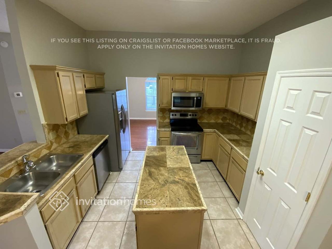 1091 Larkspur Loop - Photo 3 of 12
