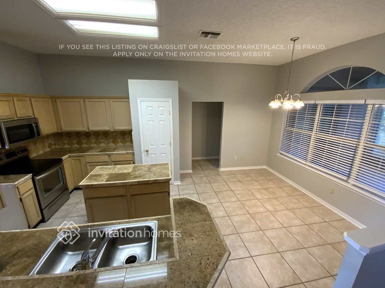 1091 Larkspur Loop - Photo 4 of 12